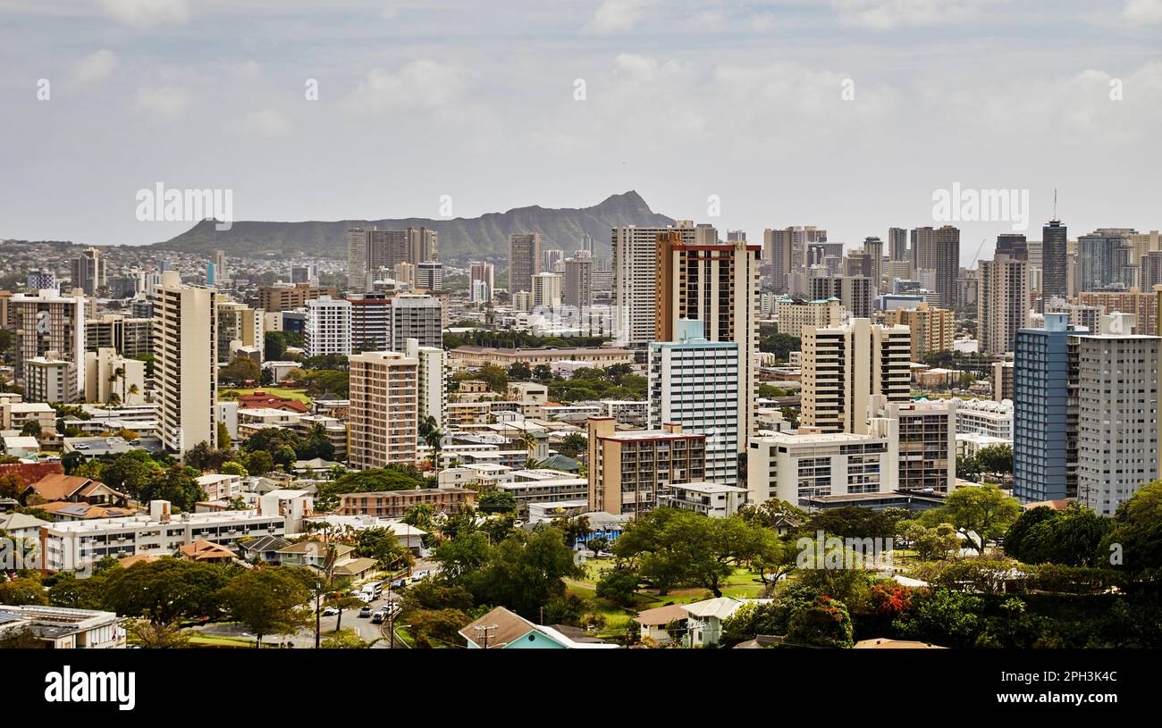 Honolulu hawaii skyline diamond hi-res stock photography and images - Alamy