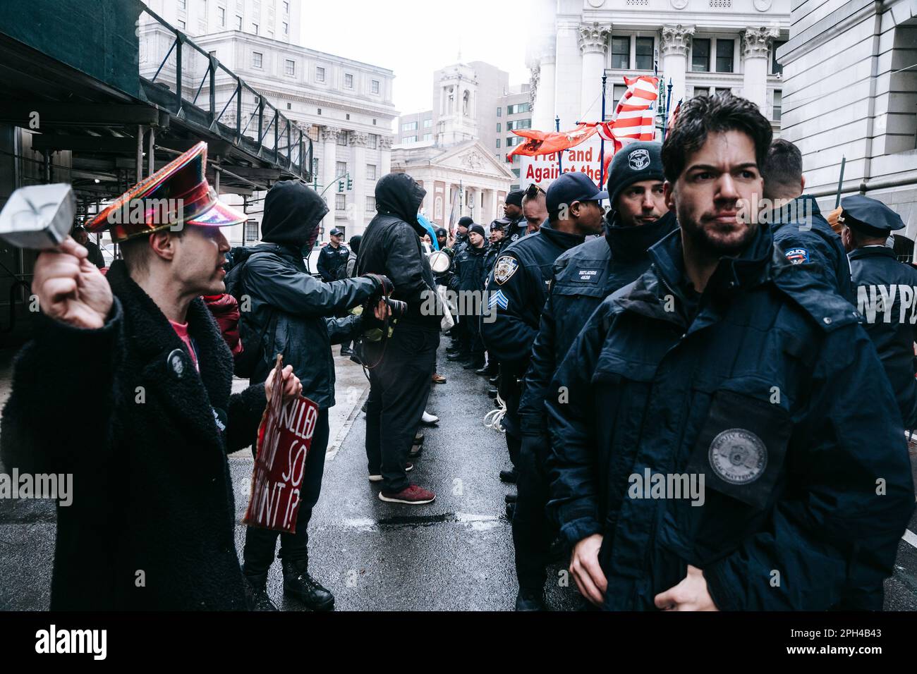 Nypd controversial strategic response unit hi-res stock photography and ...