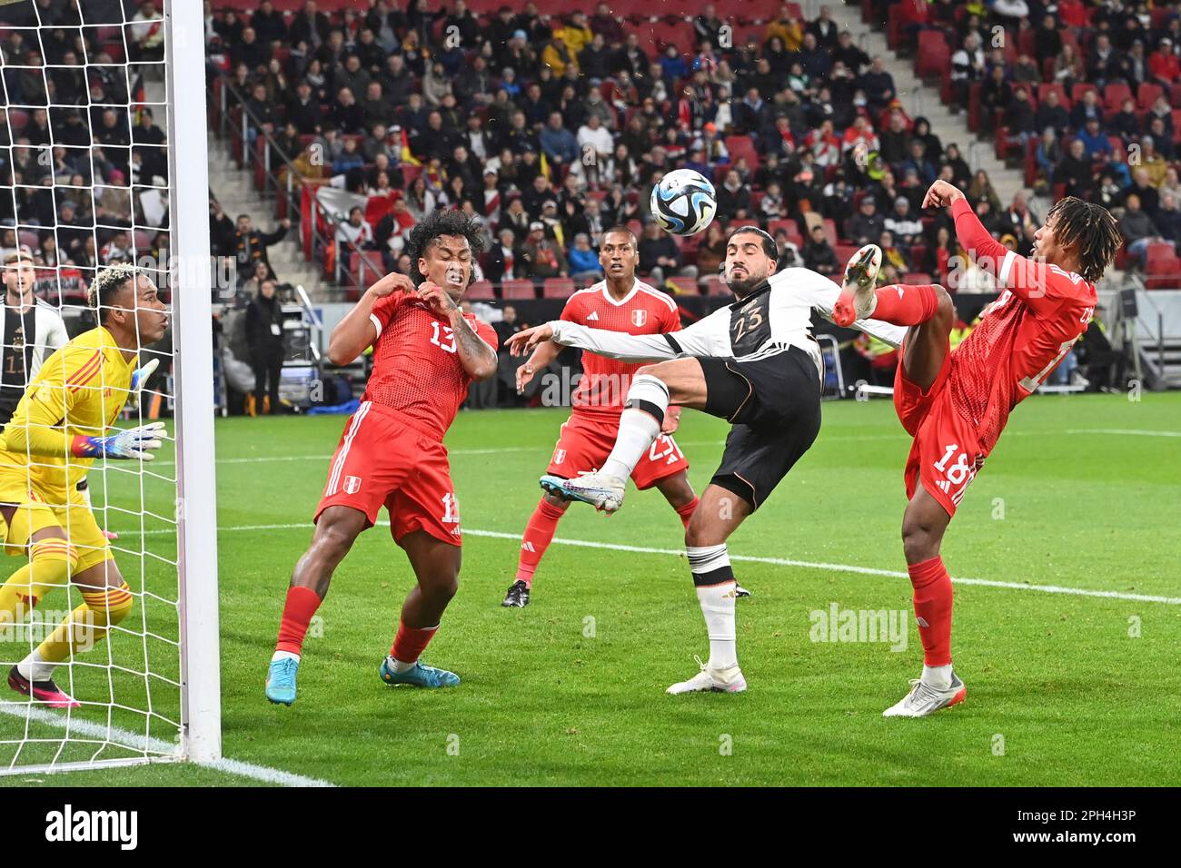 Mainz, Deutschland. 25th Mar, 2023. goalchance Emre CAN (GER), action, duels versus Renato TAPIA (PER) and Andre CARILLO (PER), scene in the penalty area. Soccer Laenderspiel Germany (GER) - Peru 2-0, on March 25th, 2023, MEWA Arena Mainz? Credit: dpa/Alamy Live News Stock Photo