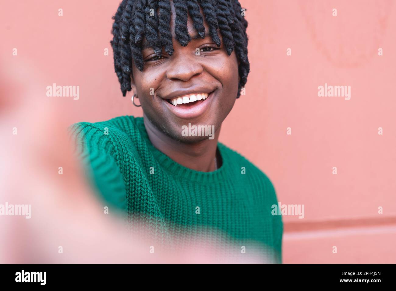 Man african happy stylish urban youth hip hop hi-res stock photography and  images - Alamy, image size:1300x956