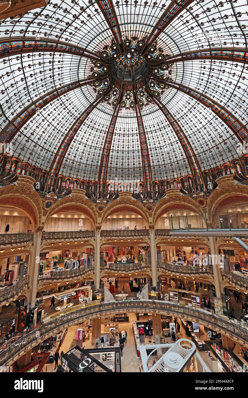Roof galeries lafayette paris haussmann hi-res stock photography and images  - Alamy
