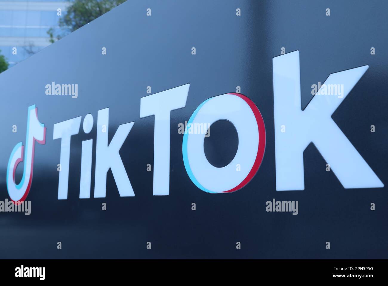 Washington, USA. 26th Mar, 2023. This photo taken on Aug. 21, 2020 shows a logo of TikTok's Los Angeles Office in Culver City, Los Angeles County, the United States. Credit: Xinhua/Alamy Live News Stock Photo