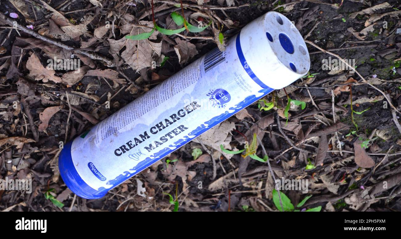 Cylinder filled with nitrous oxide hi-res stock photography and images ...