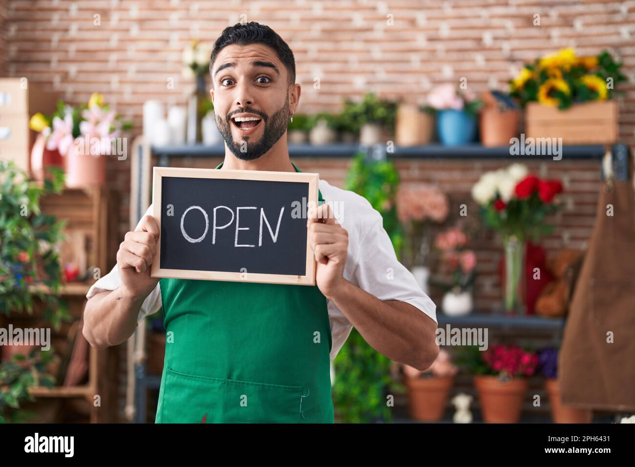 Man gardening middle east hi-res stock photography and images - Alamy