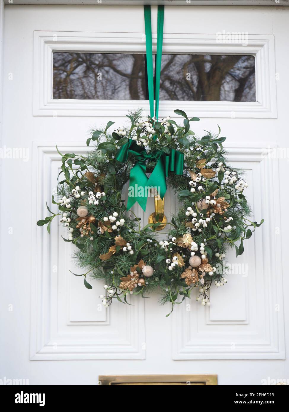 Christmas wreath on a front door in Bath, UK. January 2023 Stock Photo