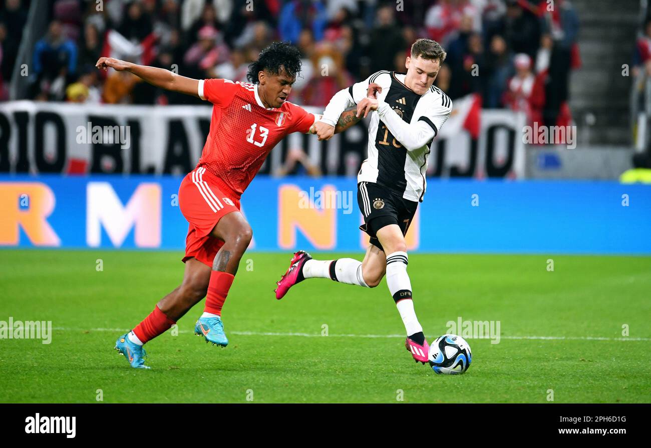 Football national team, international match, Mewa-Arena Mainz: Germany vs Peru; Florian Wirtz (GER), Renato Tapia (PER) Stock Photo