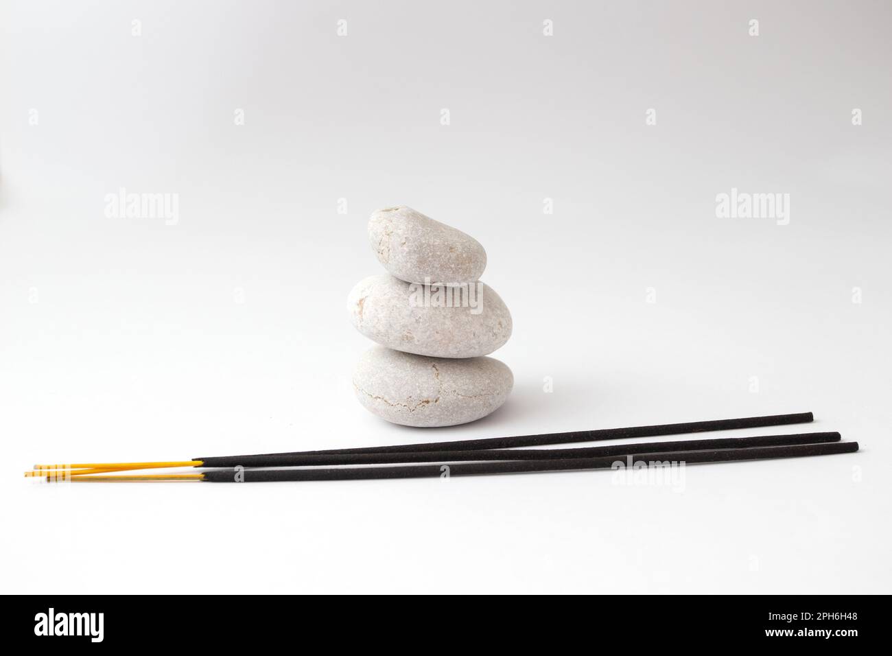 Spa composition incense sticks hi-res stock photography and images - Alamy