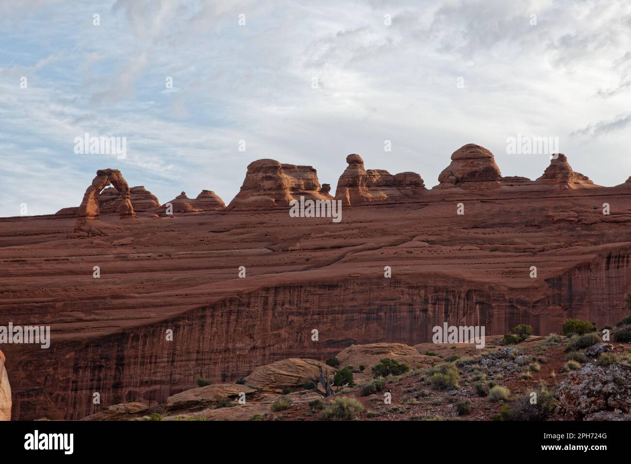 Delicate arch hike hi-res stock photography and images - Alamy