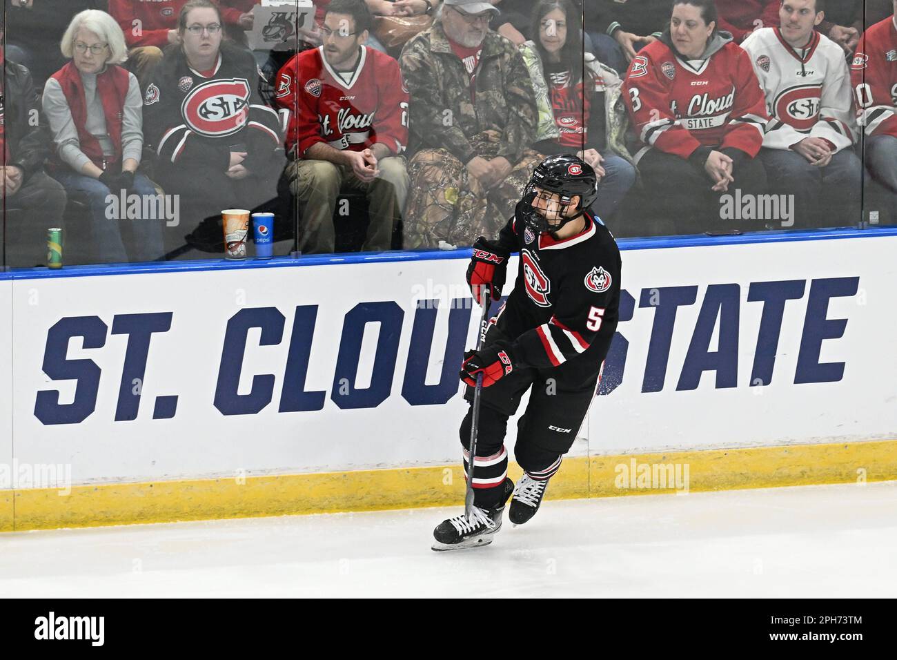 St. Cloud State Huskies defenseman Ondrej Trejbal (5) watches his pass
