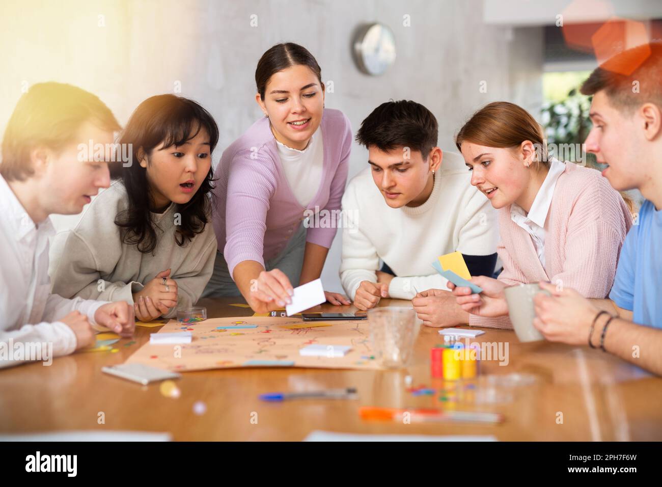 Group of teenagers friends playing board games Stock Photo Alamy