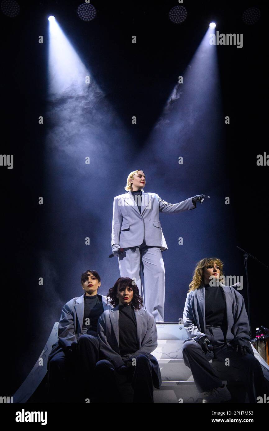 Self esteem live 2023 hires stock photography and images Alamy