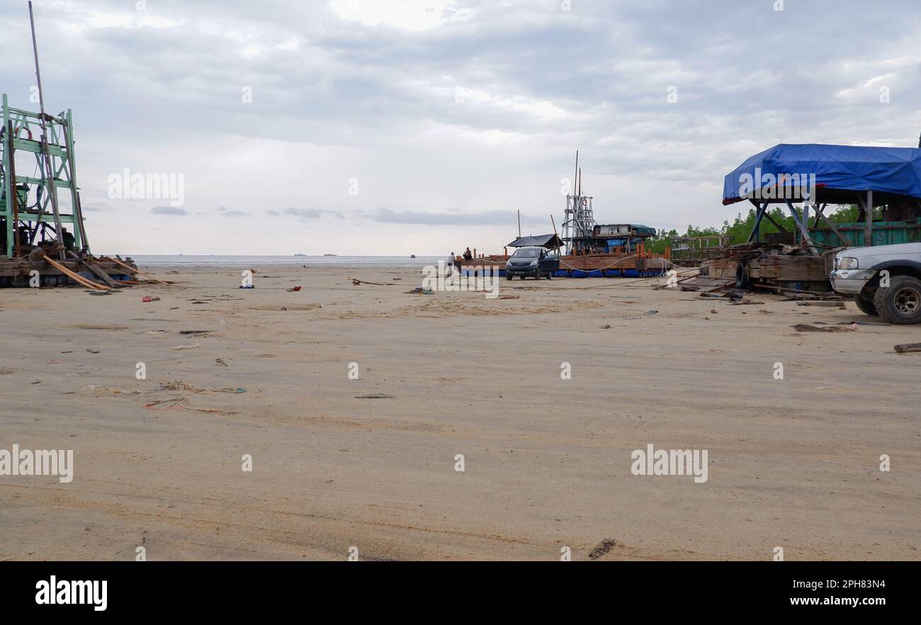 White industrial units hi-res stock photography and images - Alamy