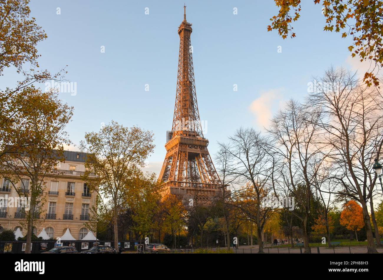 Tour Eiffel, Paris, France. The Eiffel Tower can be seen from Av. Joseph Bouvard. November 2022. Stock Photo