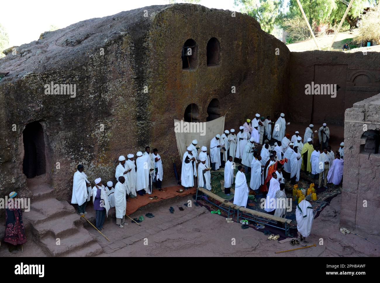 Ethiopian pilgrims praying at the Bete Maryam church during the Easter week festival. Lalibea, Ethiopia. Stock Photo