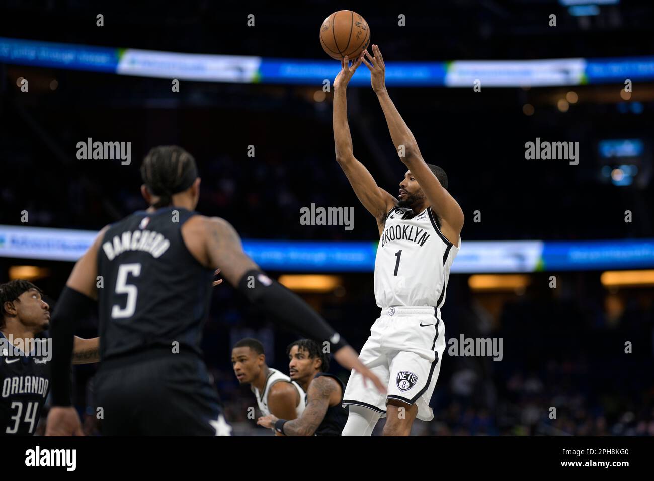 Mikal Bridges of the Brooklyn Nets (5) practices during training camp for  the United States men's basketball team Thursday, Aug. 3, 2023, in Las  Vegas. (AP Photo/John Locher Stock Photo - Alamy