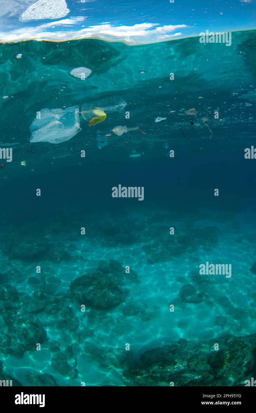 Ocean floating garbage asia hi-res stock photography and images - Alamy