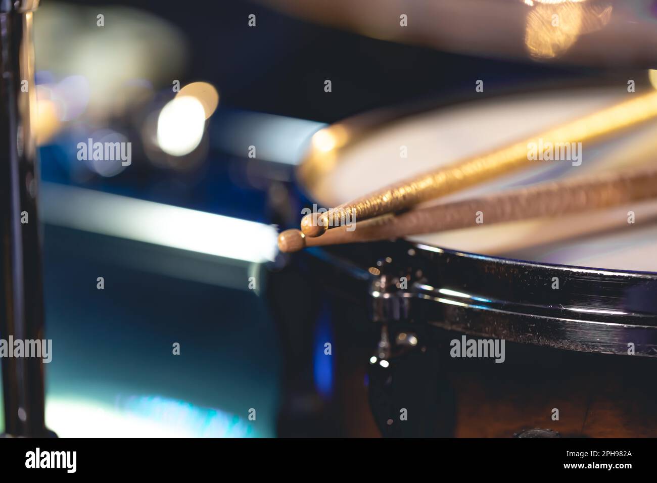 Close-up, snare drum and drumsticks on a dark background Stock Photo ...