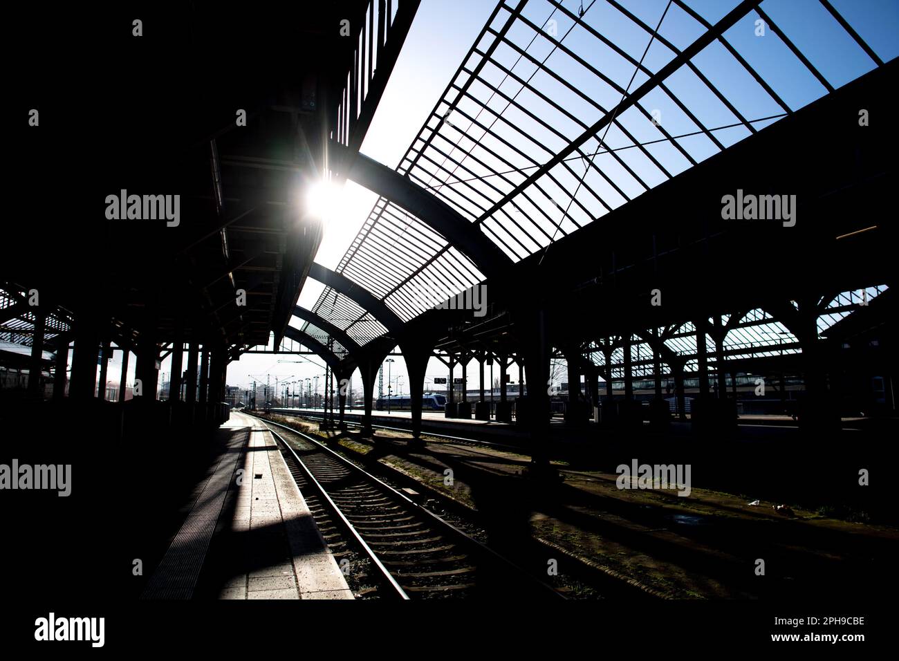 Oldenburg, Germany. 27th Mar, 2023. The platforms at the main train