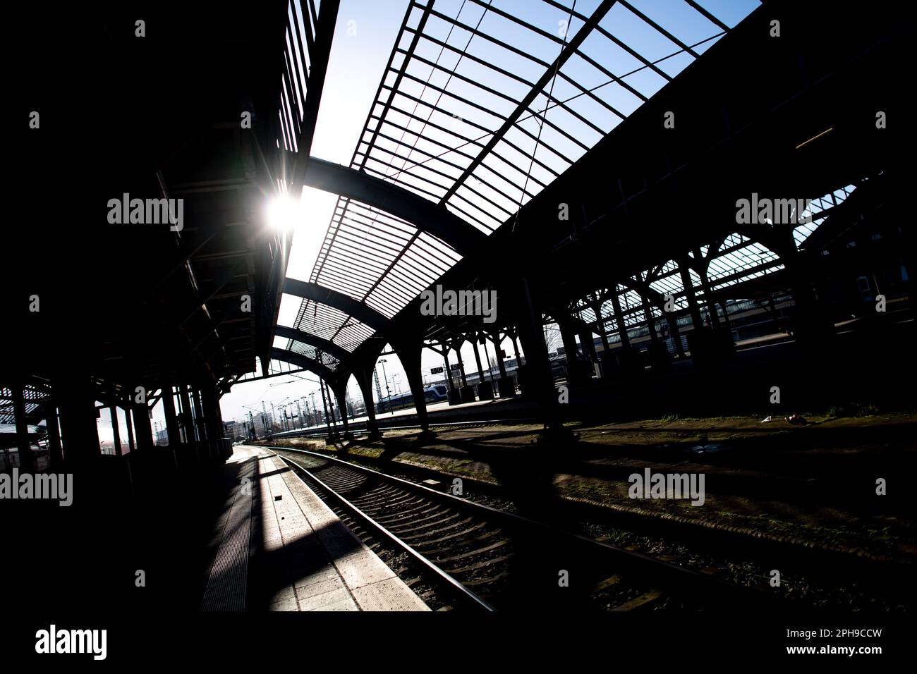 Oldenburg, Germany. 27th Mar, 2023. The platforms at the main train