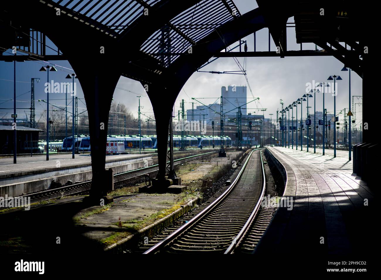 Oldenburg, Germany. 27th Mar, 2023. The platforms at the main train