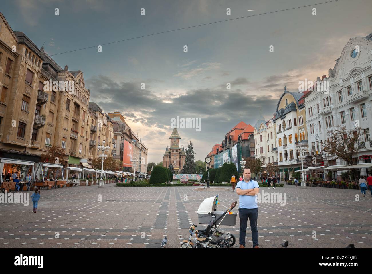 Picture of the piata victoriei square with the metropolitan orthodox
