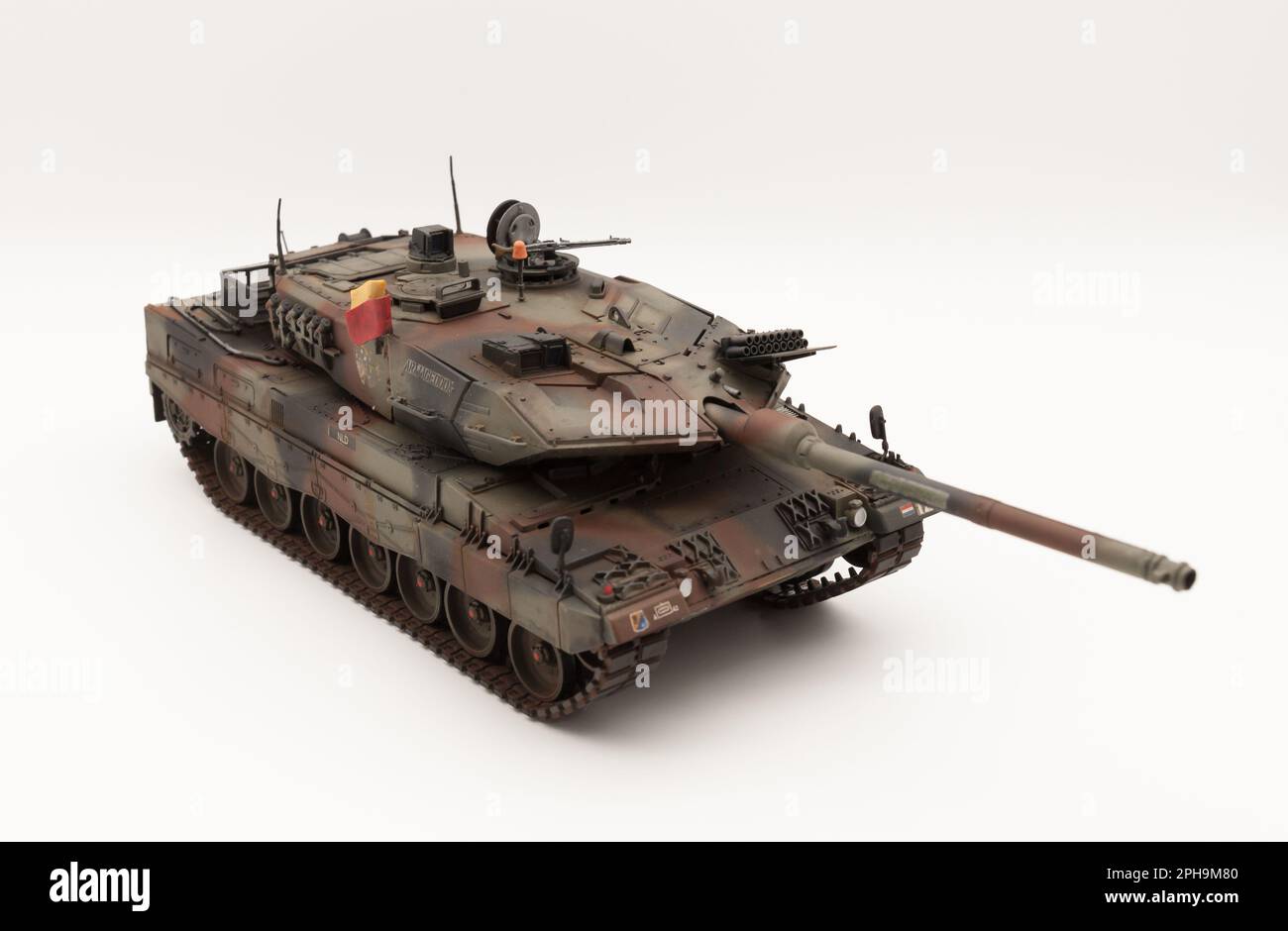 German Leopard 2A6 Main Battle Tank 1 35 scale model Italeri Stock Photo