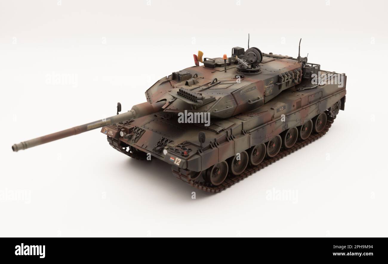 German Leopard 2A6 Main Battle Tank 1 35 scale model Italeri Stock Photo