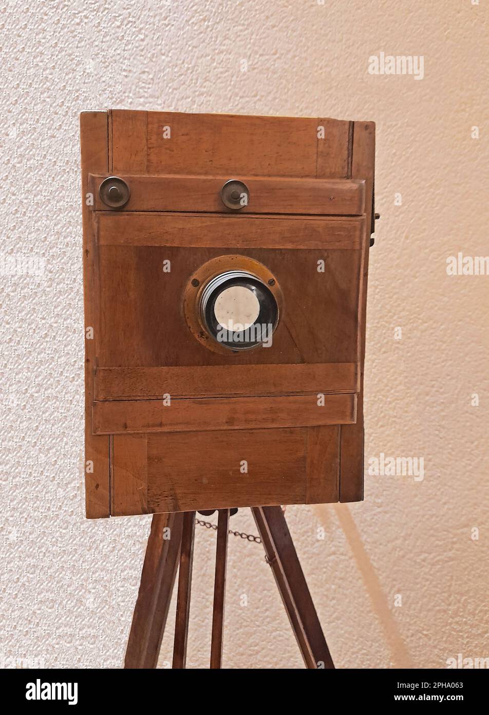 Old camera from the late 1800s Stock Photo Alamy