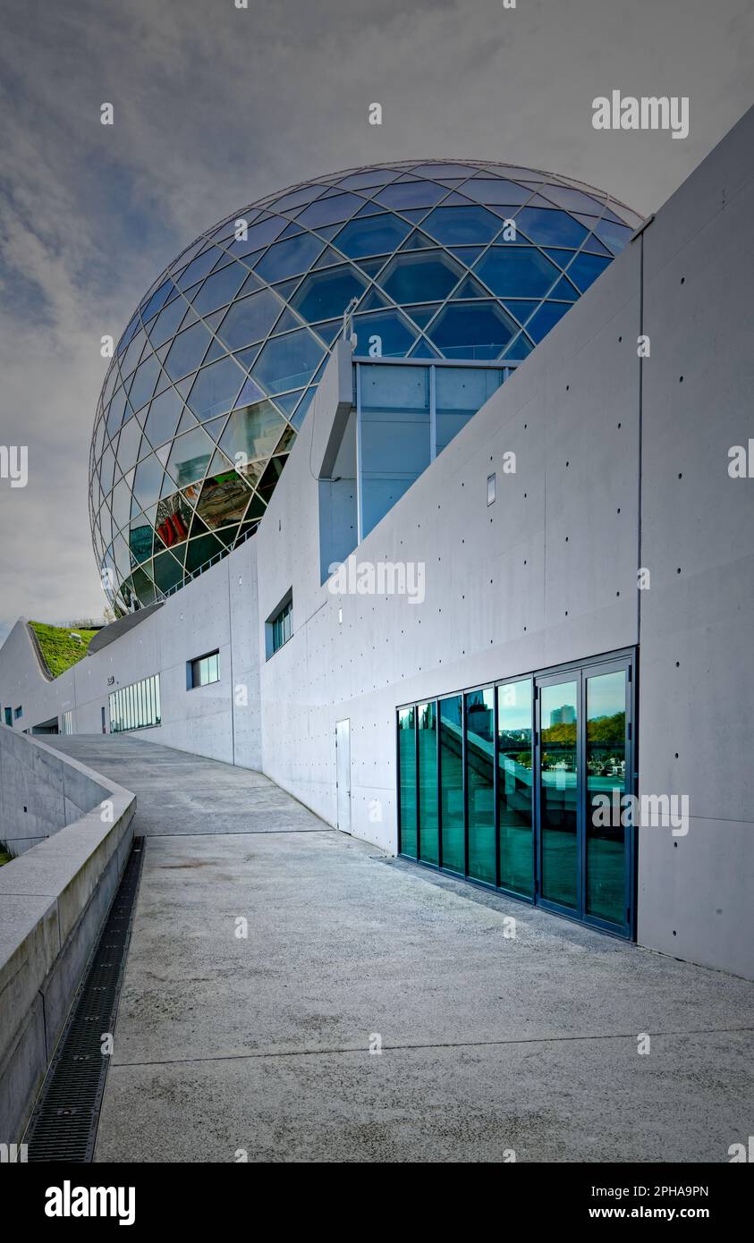 Seine modern architecture hi-res stock photography and images - Alamy