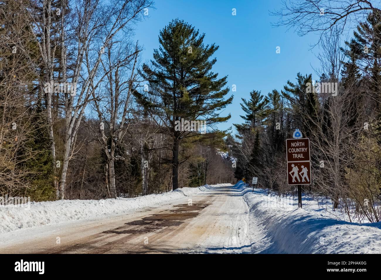 Sign for North Country Trail crossing Peshekee Grade Road in the Upper Peninsula, Michigan, USA Stock Photo