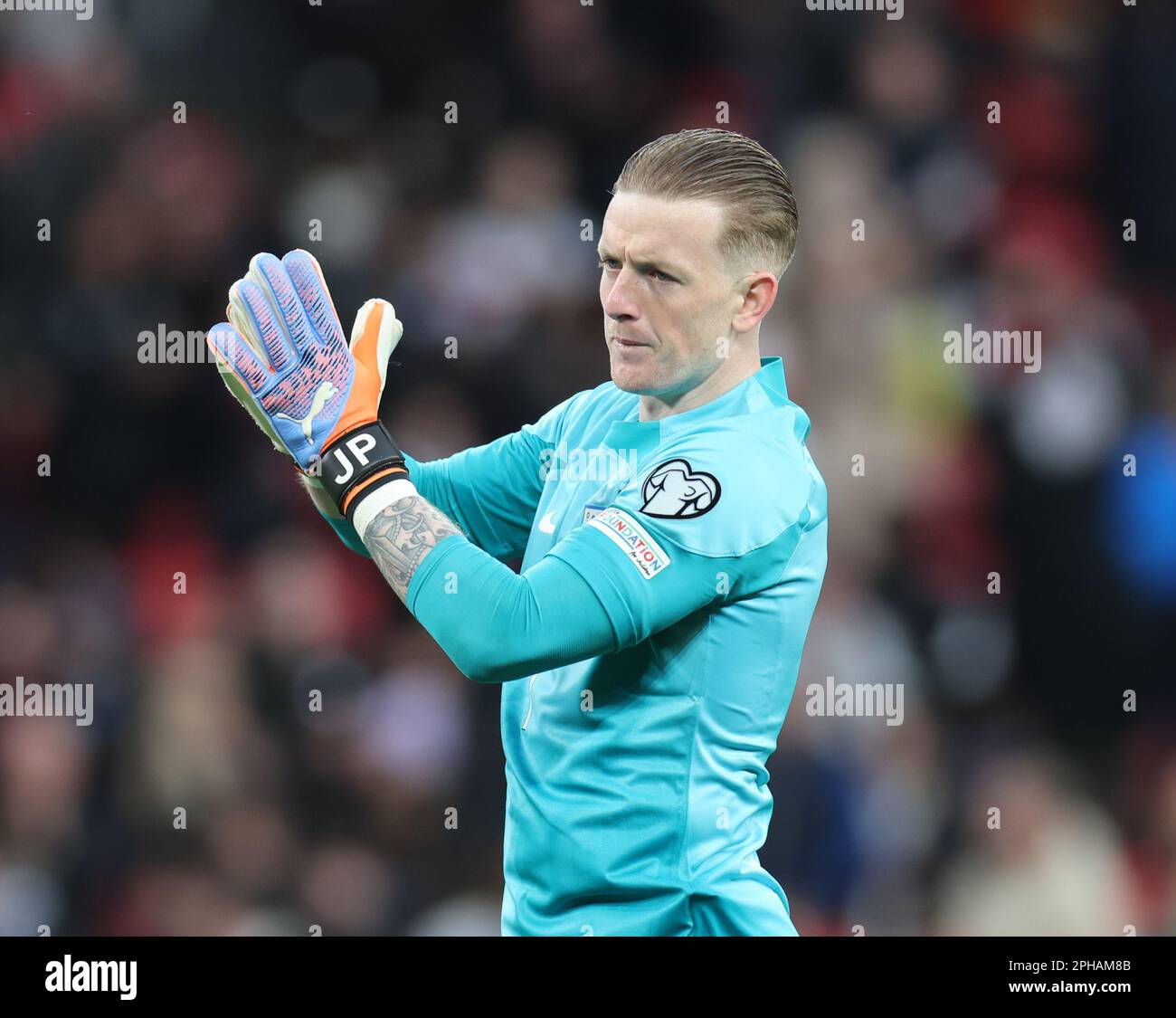 Jordan Pickford (Everton)of England wave to the Fans after UEFA EURO