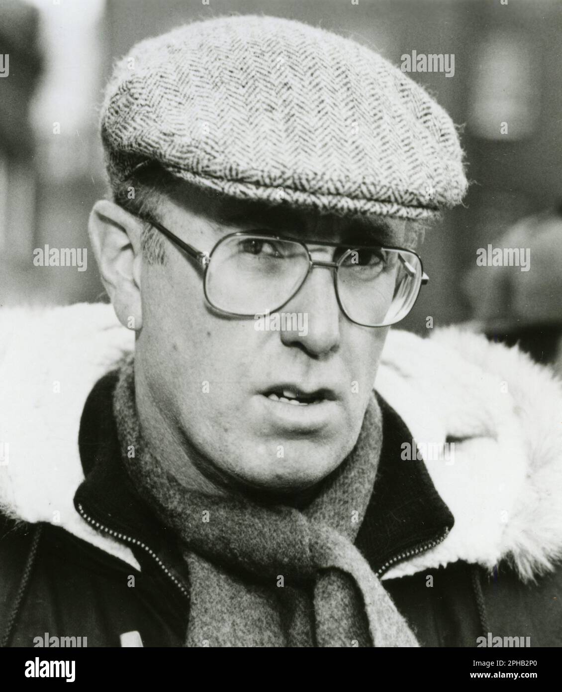 Film director Thom Eberhardt on the set of the movie Without a Clue, UK 1988 Stock Photo