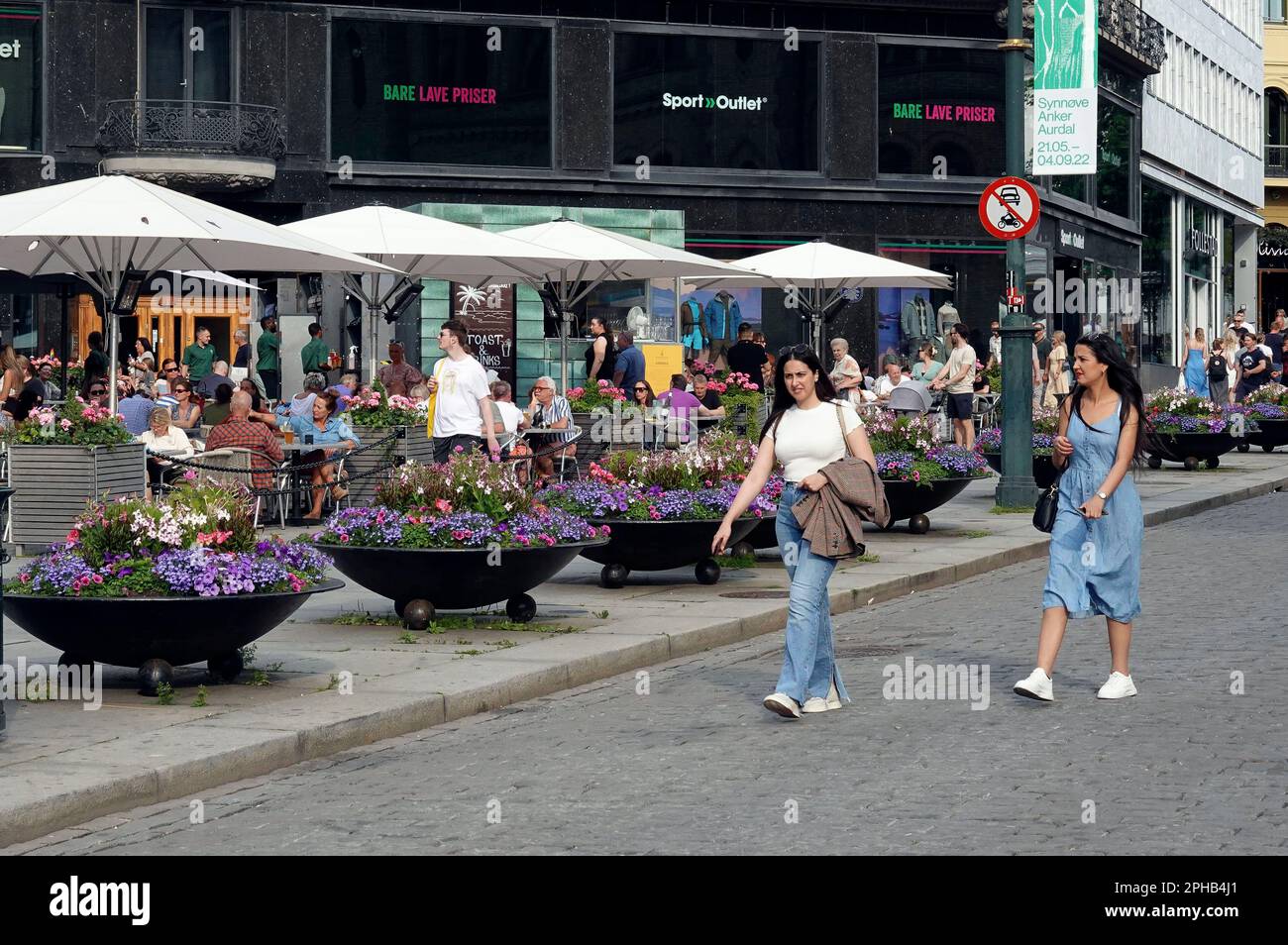 Norway, Oslo, Karl Johans gate is the main street of downtown Oslo, and