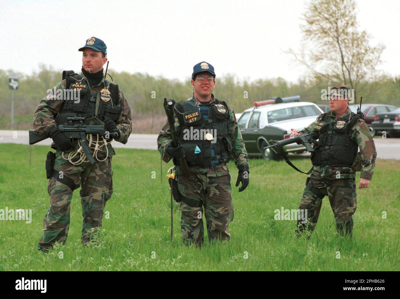 TX, USA. 17th Apr, 2001. Texas: (ATF) guard a road leading to the Branch Davidian compound outside Waco, Texas in mid-March, 1993 during the 51-day standoff with the followers of David Koresh. © Bob Daemmrich (Credit Image: © Bob Daemmrich/ZUMA Press Wire) EDITORIAL USAGE ONLY! Not for Commercial USAGE! Stock Photo