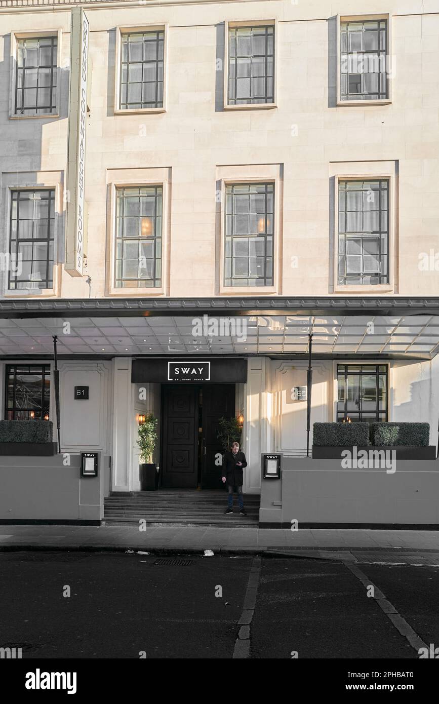 Sway bar and restaurant in the City of London, England Stock Photo Alamy