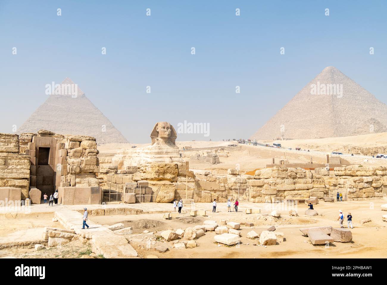 A view of the Great Sphinx and Pyramids of Giza in Egypt Stock Photo ...