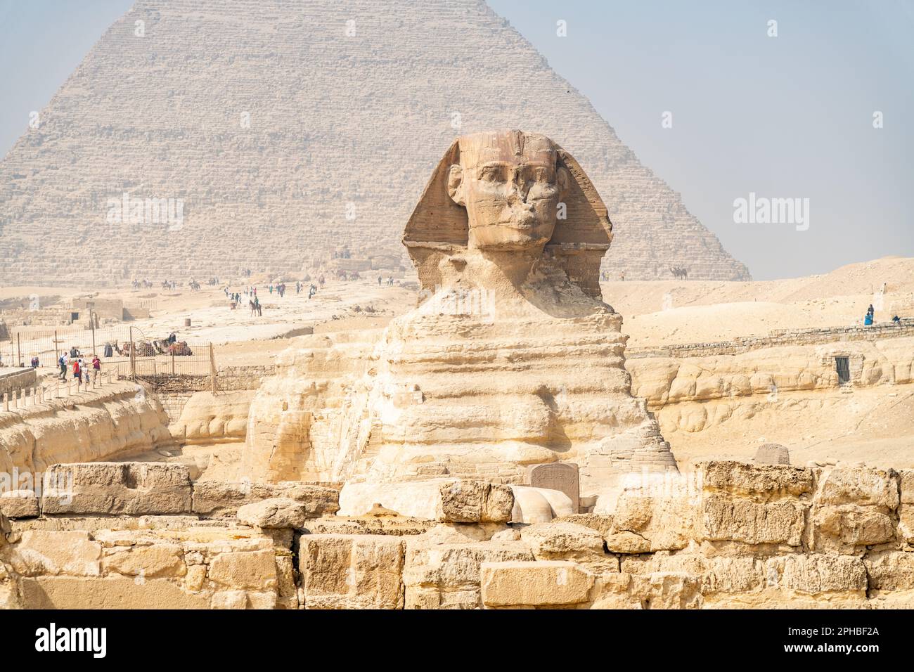 A view of the Great Sphinx and Pyramids of Giza in Egypt Stock Photo ...