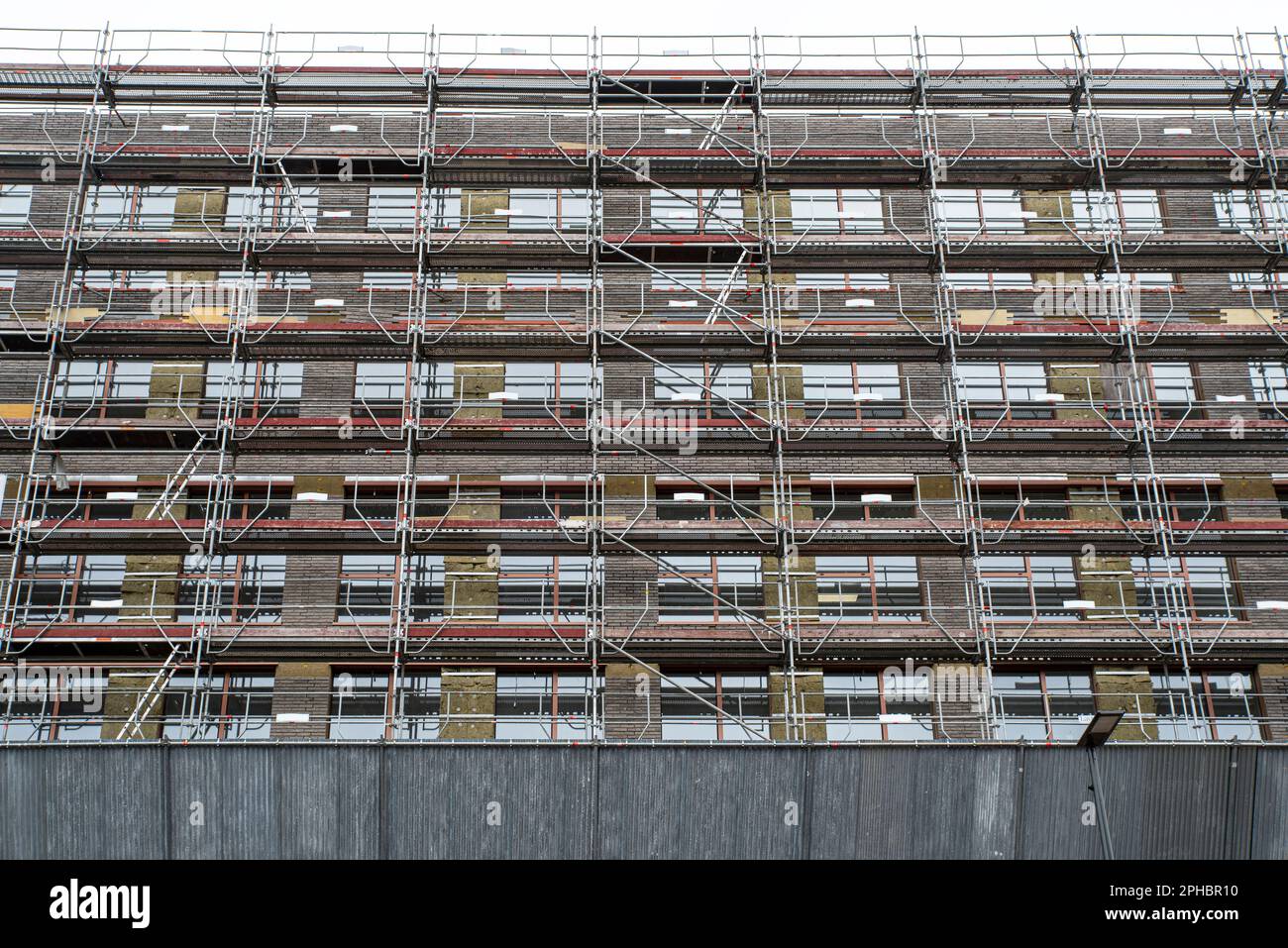 Seque Scaffold Radiant Insulation Reference: Thermal Insulation Of A Building From The Outside With Scaffolding