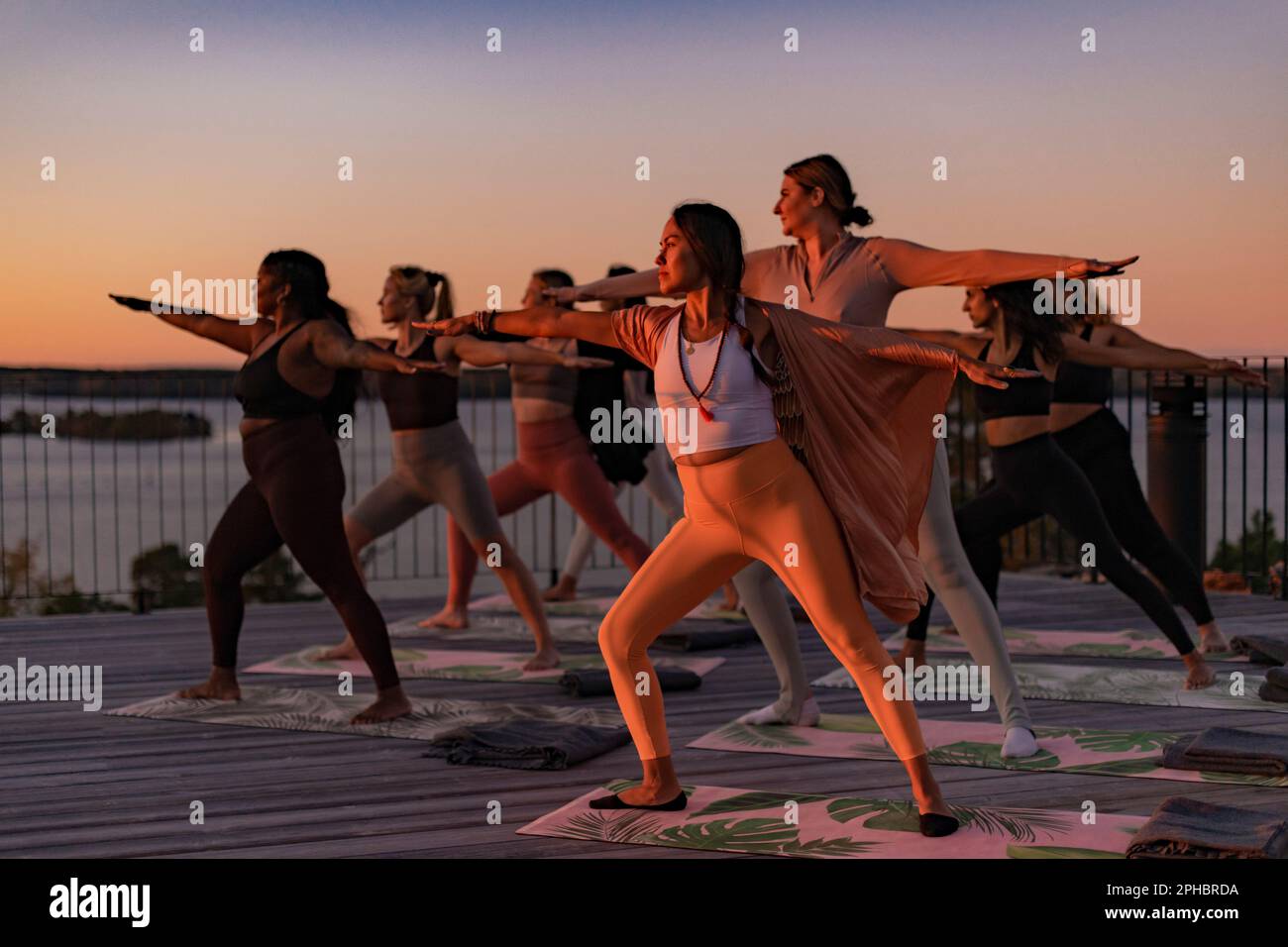 Women standing together hi-res stock photography and images - Alamy