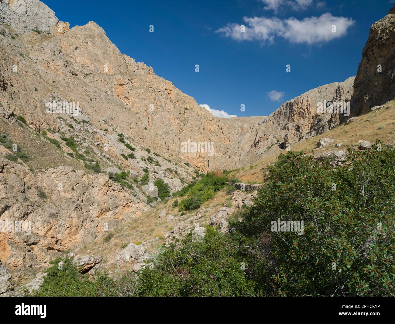 Sugul Canyon hills ( Turkish; Şuğul Kanyonu) Turkey's touristic canyons. Gurun district, Sivas, Turkey Stock Photo