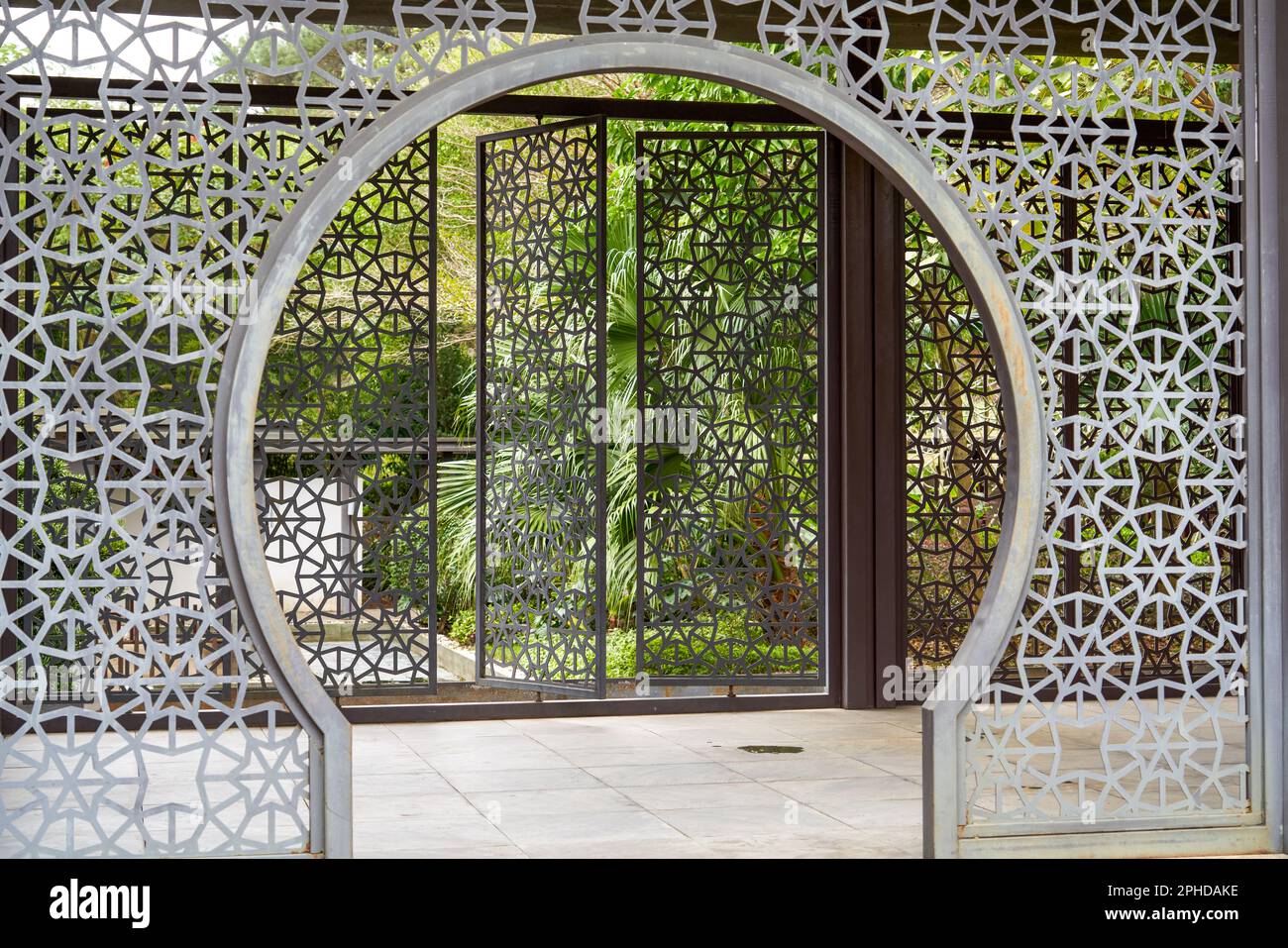 Circular arch design for highend gardens Stock Photo Alamy