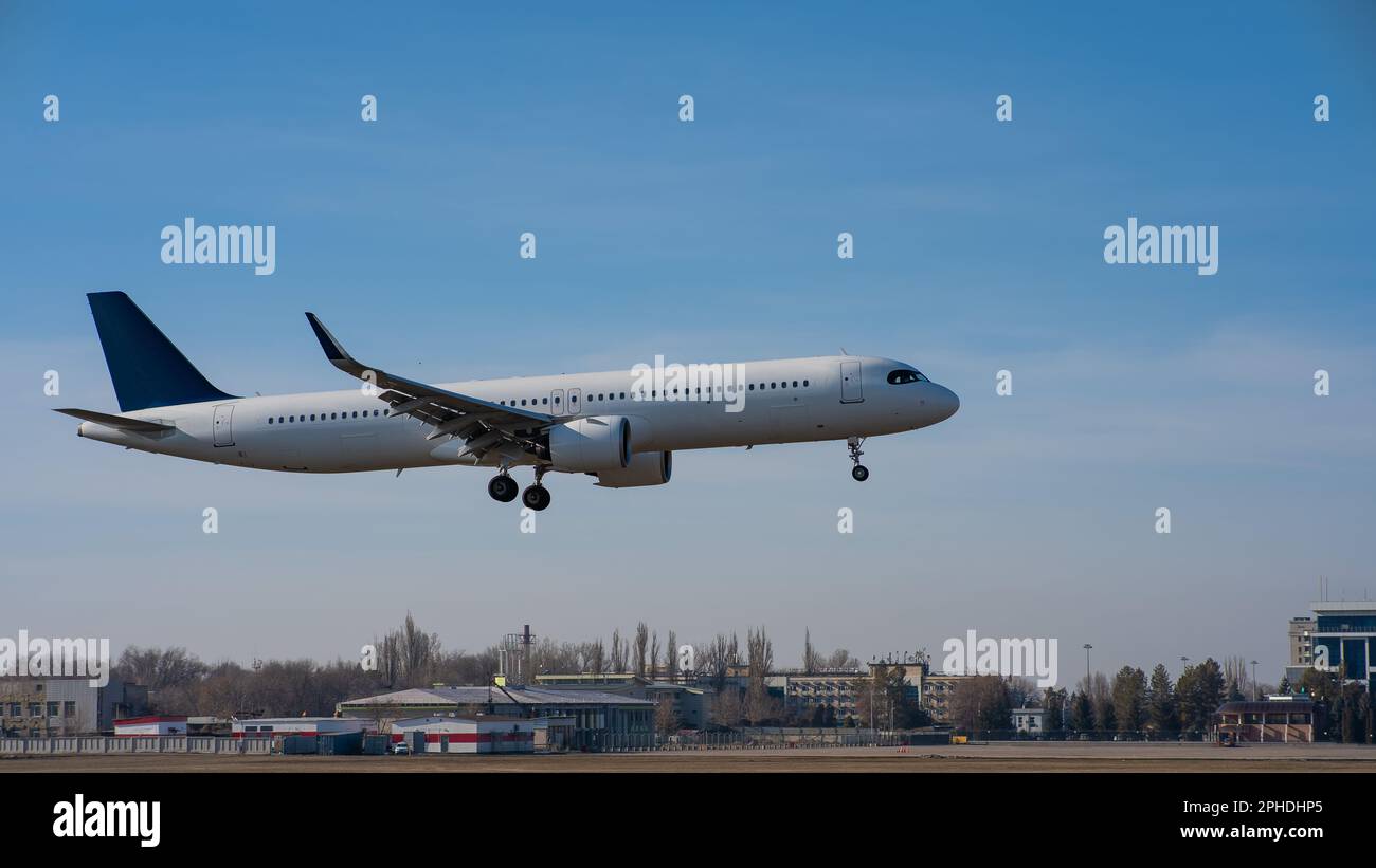 Safe landing aircraft airport hi-res stock photography and images - Alamy