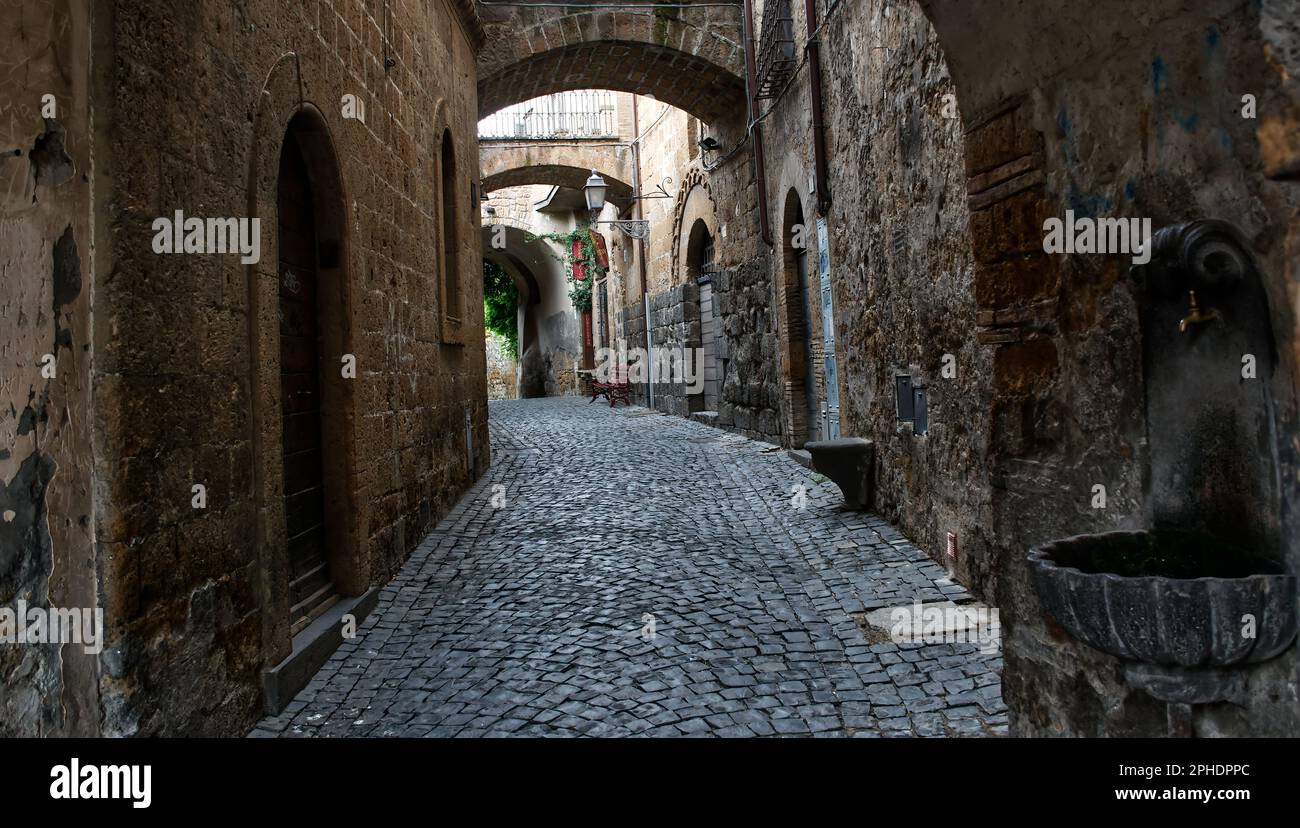 View alley in orvieto hi-res stock photography and images - Alamy
