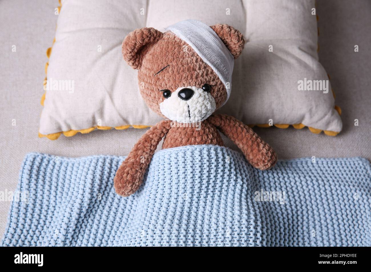 Child head injury hospital hi-res stock photography and images - Alamy