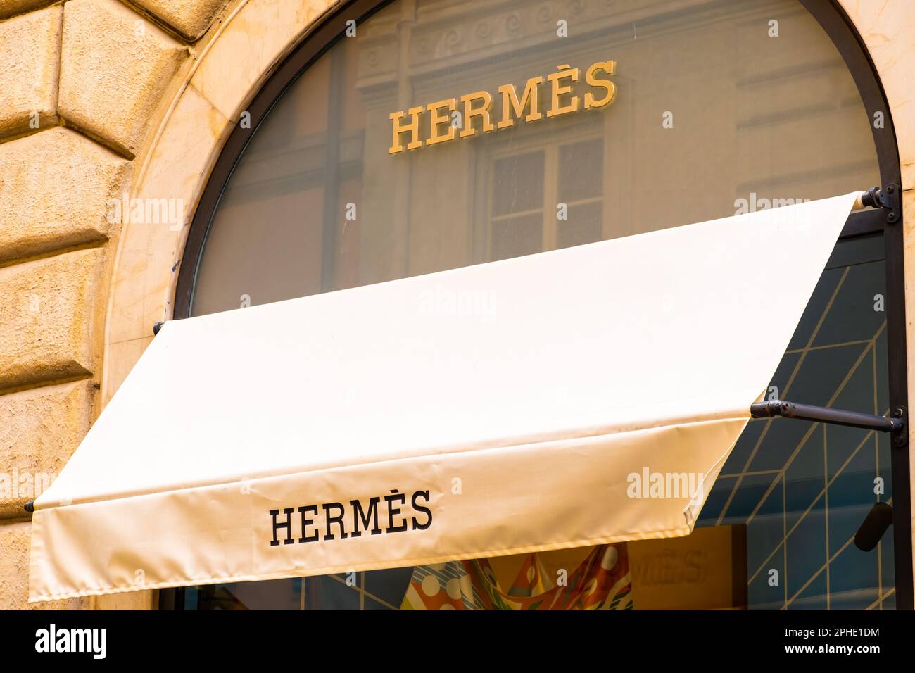 Hermes boutique hi-res stock photography and images - Page 3 - Alamy