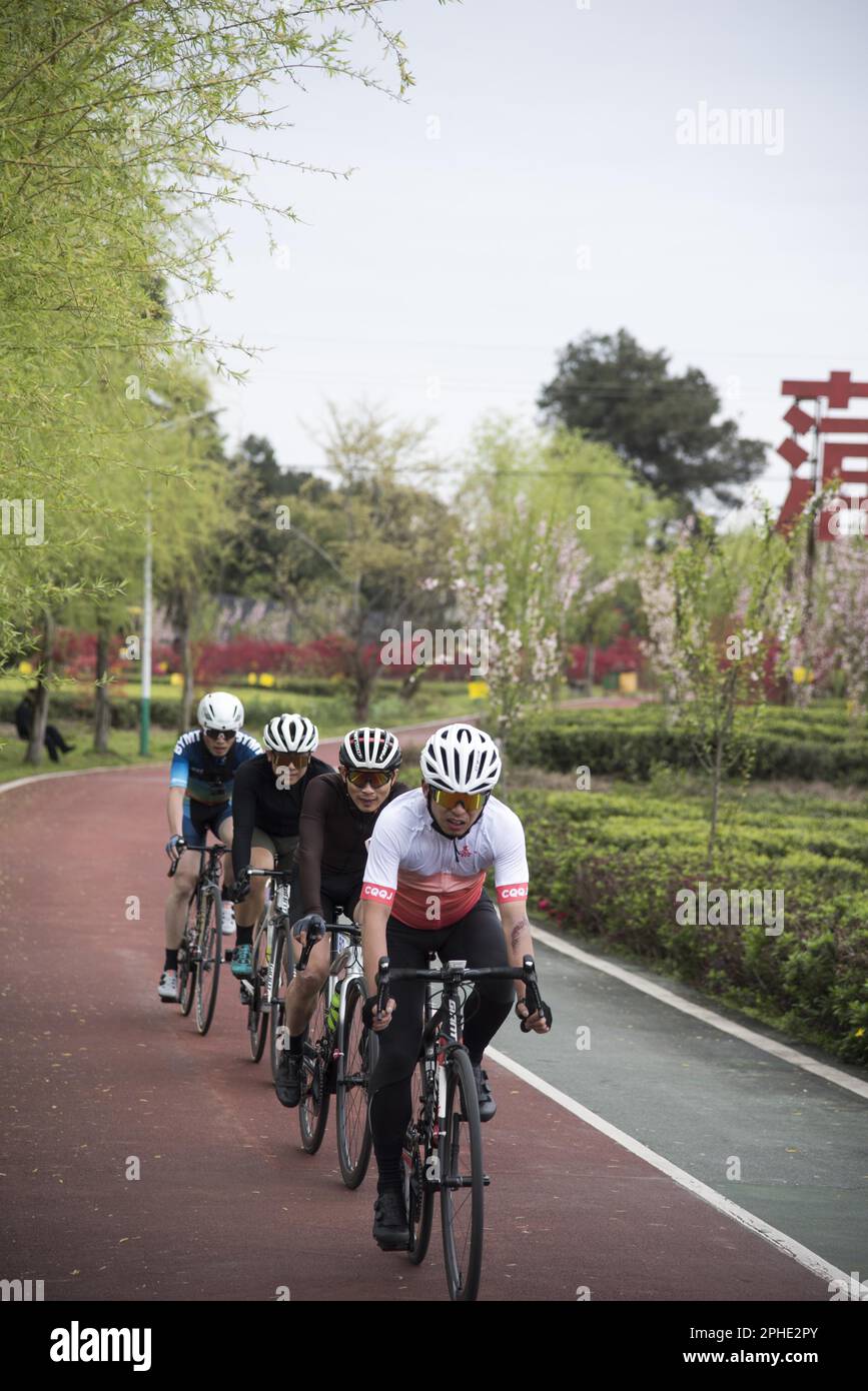 Tianfu Greenway International Cycling Fans Fitness Festival Qingpu Station kicks off in Chengjia Town, Pujiang County, Chengdu City, southwest Chinas Sichuan Province, 25 March, 2023