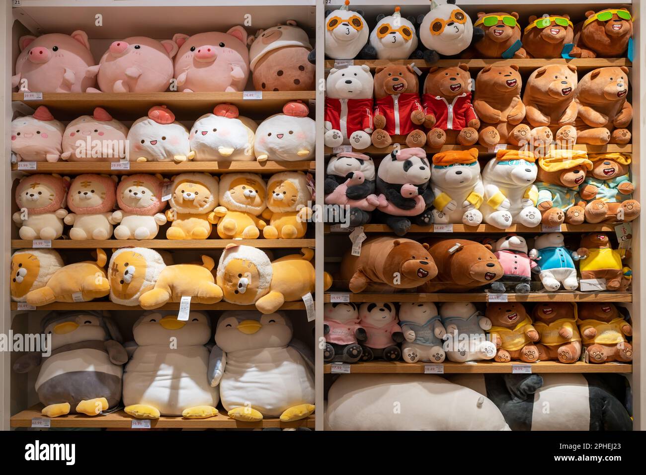 Plush toy display hi-res stock photography and images - Page 2 - Alamy