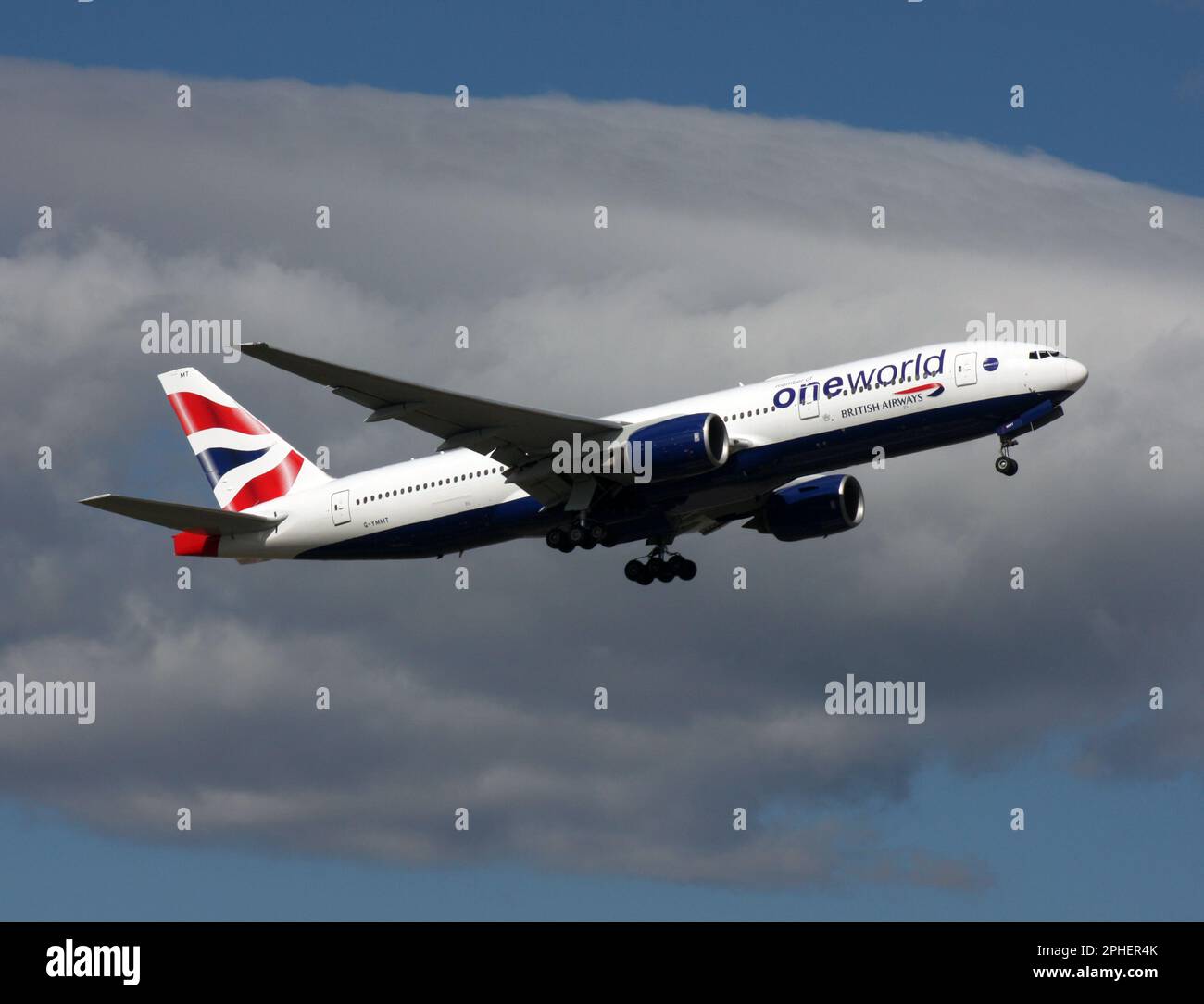 A Boeing 777-200 of British Airways bearing special Oneworld