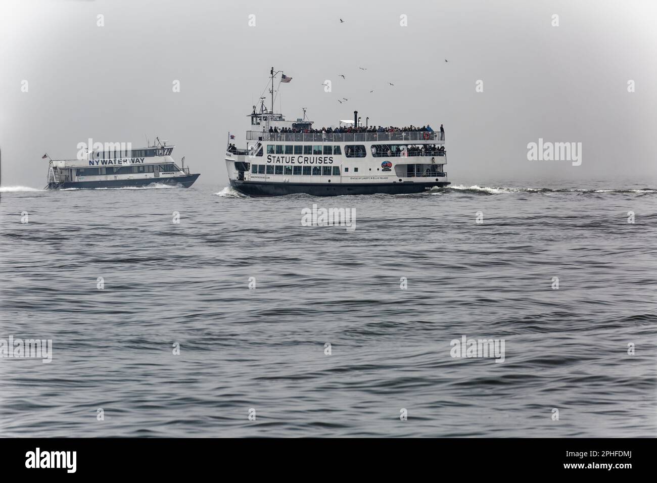 statue of liberty cruise from battery park