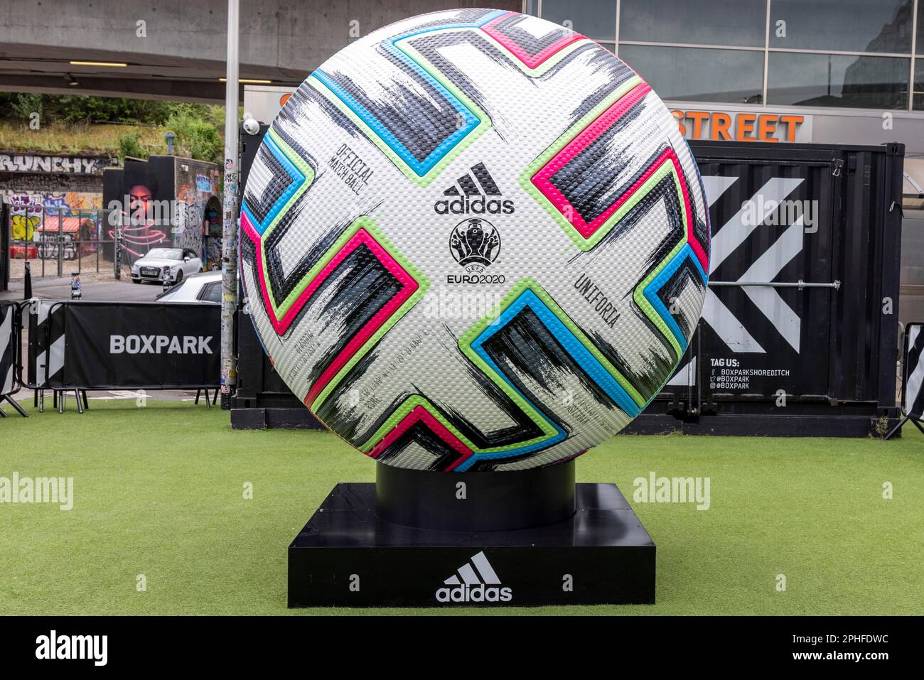 Official match ball hi-res stock photography and images - Page 3 - Alamy